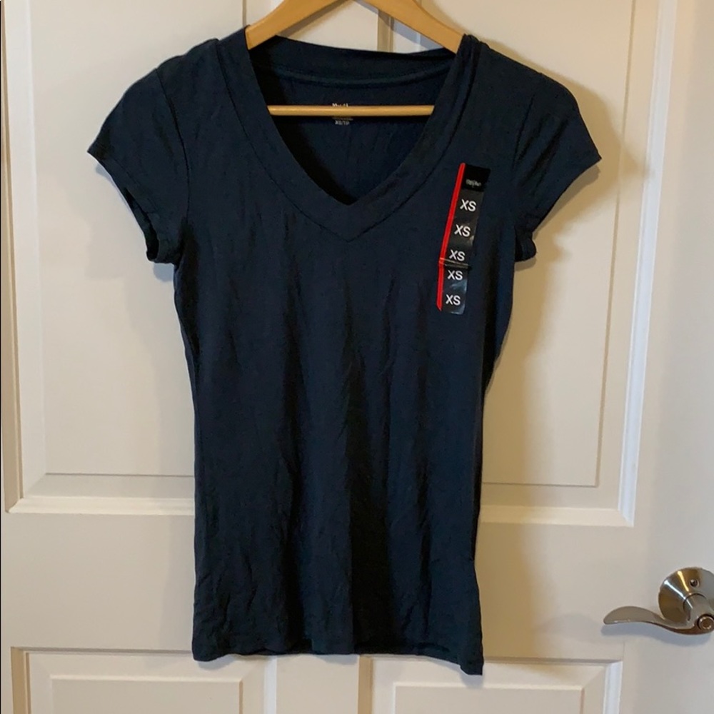 Mossimo v neck short sleeve shirt